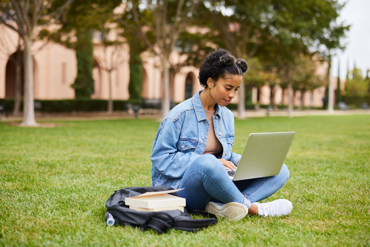 Link to blog post: How to Qualify for Student Loans & Eligibility Requirements